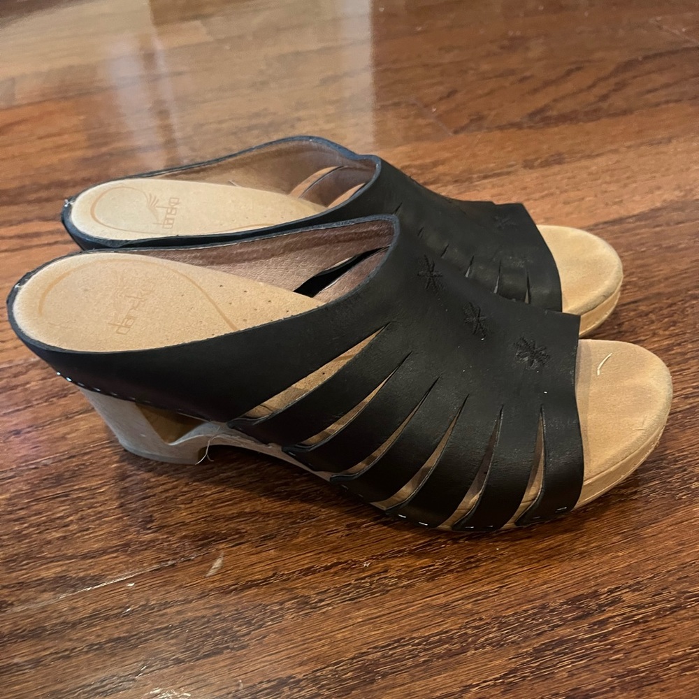 Black Dansko wedges